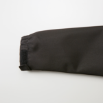 スイッチングシェルパーカ(コヨーテブラウン/ブラック)の袖の画像